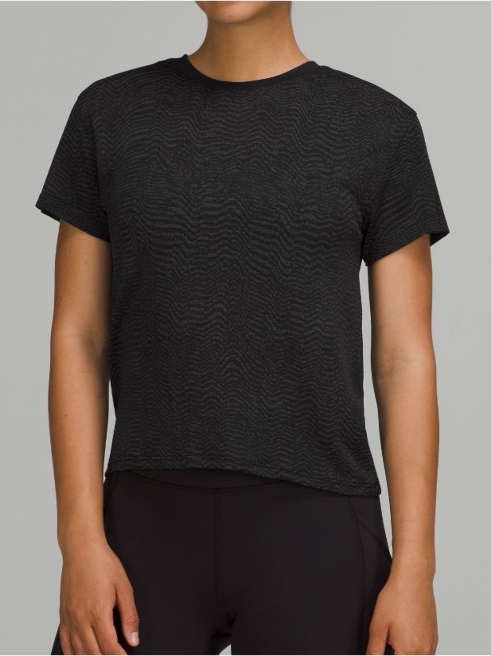 Lululemon Train to Be Short-Sleeve Shirt High-Low Hem Size 12